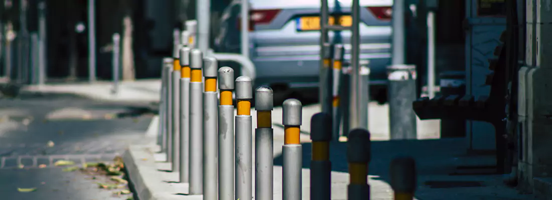 Safe and Convenient Retractable Barrier Column Systems for Properties in Temple Terrace, FL